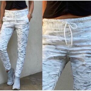 Bevy FLOG Shely silver gray white Camo Joggers Pants Size 24